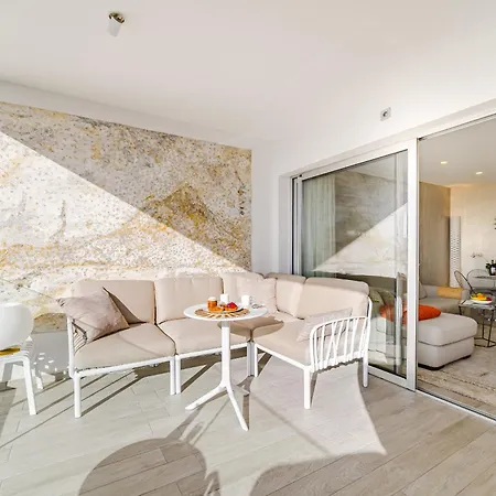 Sundream Escape - Penthouse With Ocean View, Airco, Heated Pool Апартаменти