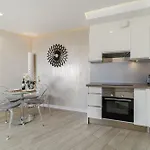 Sundream Escape - Penthouse With Ocean View, Airco, Heated Pool شقة