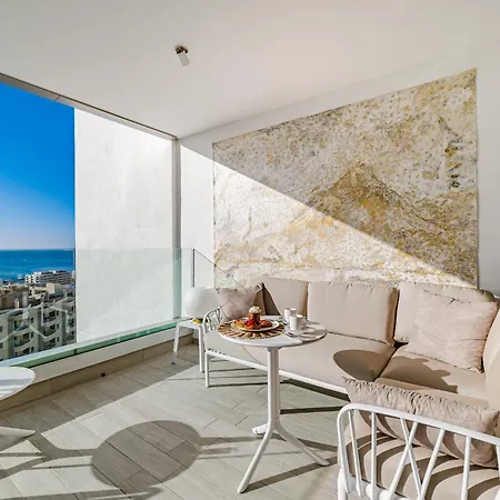 Sundream Escape - Penthouse With Ocean View, Airco, Heated Pool Apartment